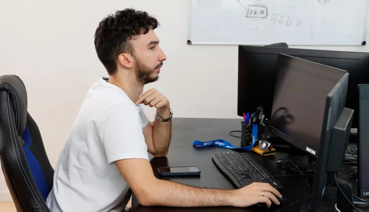 UX design per siti web e app: layout e percorsi di navigazione intuitivi orientati alla conversione - AleMar Web